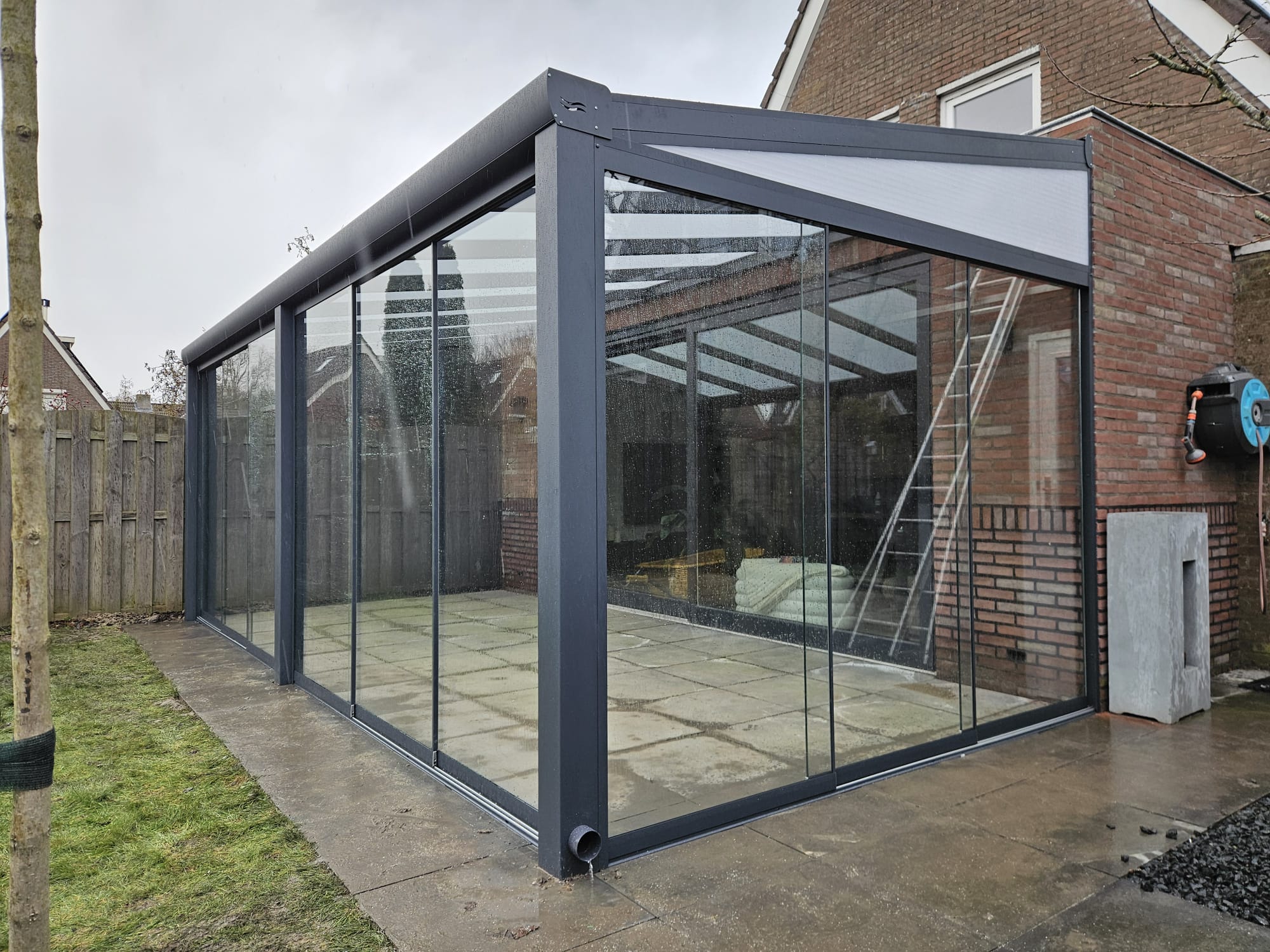 Terrasoverkapping met verlichting